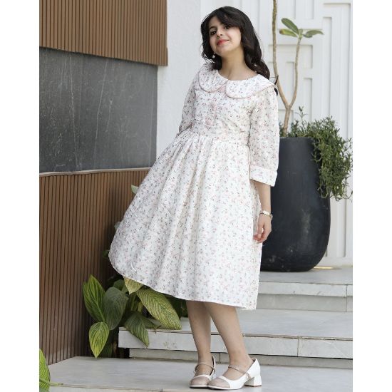 صورة فستان بناتي مشجر بياقة كلاسيكية وخصر محدد | تصميم زهور الربيع - 1135